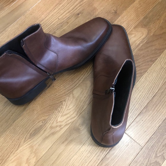 Kenneth Cole Clean Cut Brown Leather Zip Up - Picture 6 of 7